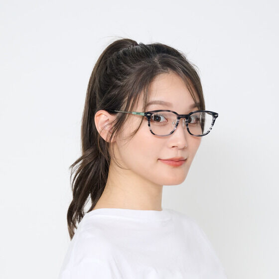 アイドリッシュセブン Classic Glasses Collection HARUKA 亥清 悠 PCメガネ　女性着用イメージ