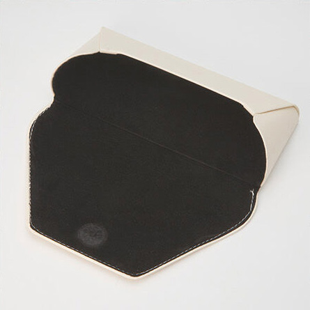 オリジナル眼鏡ケース　サイズ：W165mm×D74mm×H50mm 、素材：PVC(外張り)、ポリスチレン(内張り)