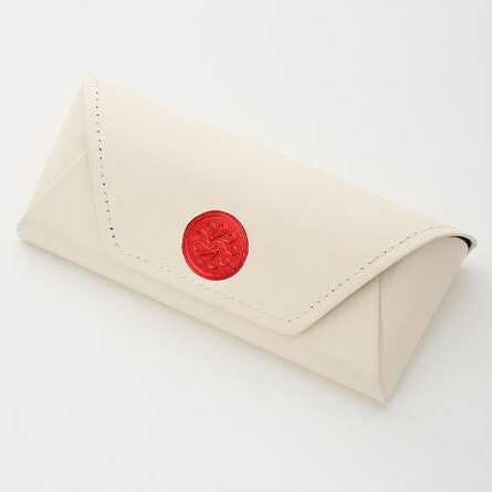 オリジナル眼鏡ケース　サイズ：W165mm×D74mm×H50mm 、素材：PVC(外張り)、ポリスチレン(内張り)