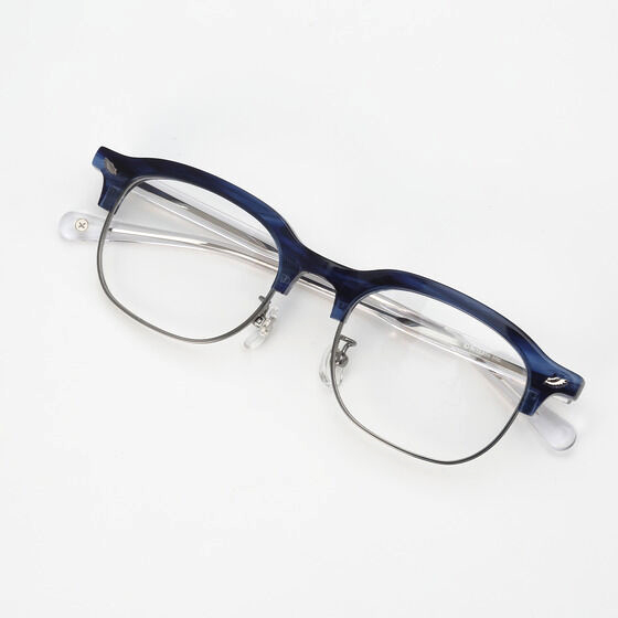 衣装をイメージしたネイビーのフレーム