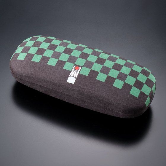 オリジナル眼鏡ケース、ロゴ入り眼鏡拭き(共通)もセットでお届けいたします。