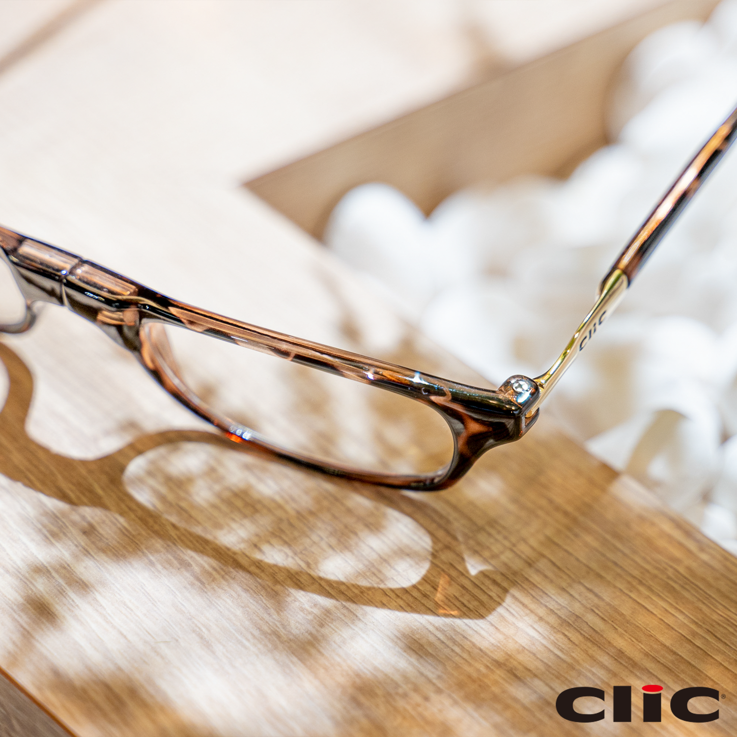 AIGAN |既製老眼鏡 CliC Readers (クリックリーダー) リーディング