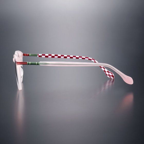 テンプル(つる)には、『鬼滅の刃』各キャラクターの意匠・イメージが細やかにあしらわれています。