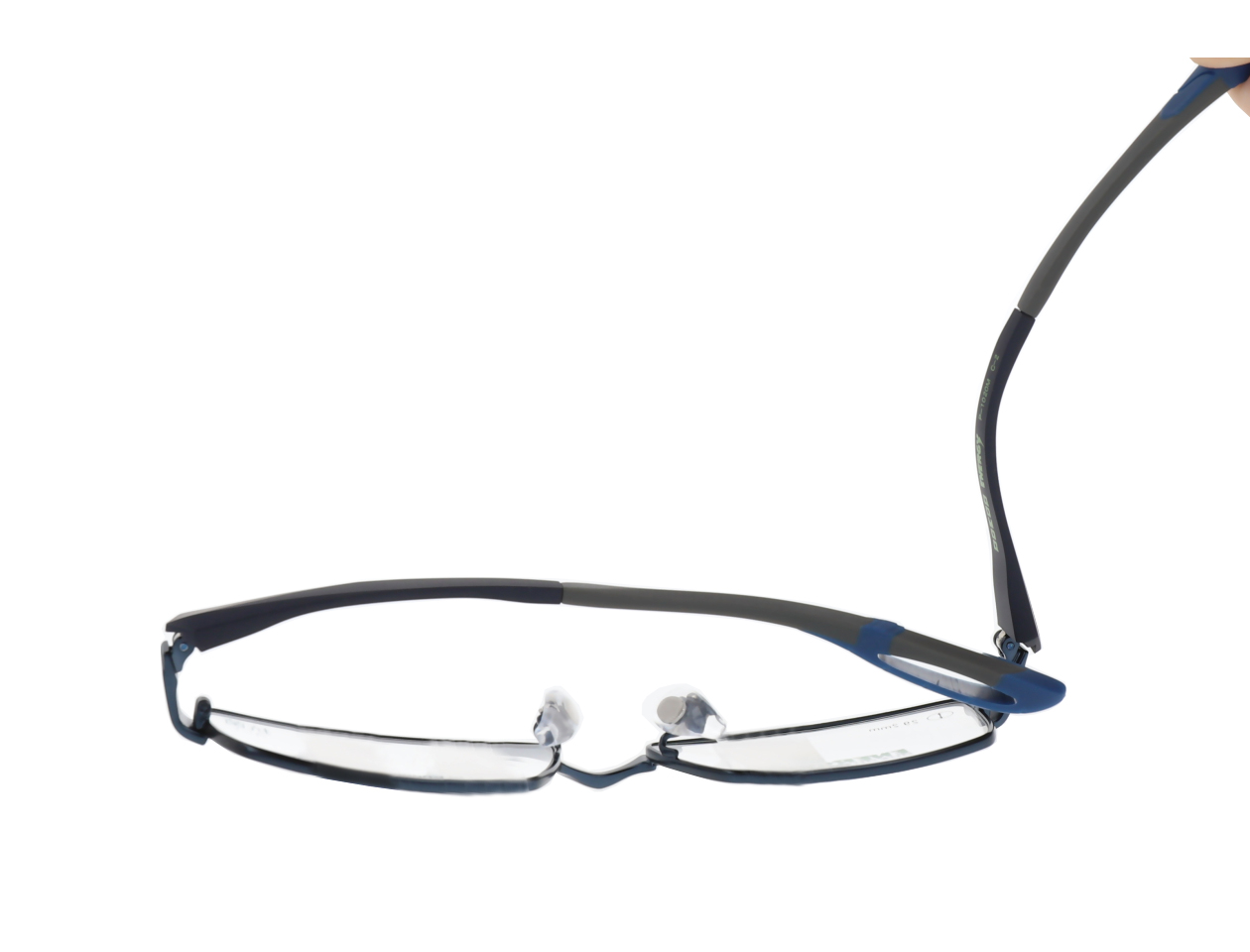 【スーパーエンプラ】 しなやかで軽量な成形樹脂テンプル。