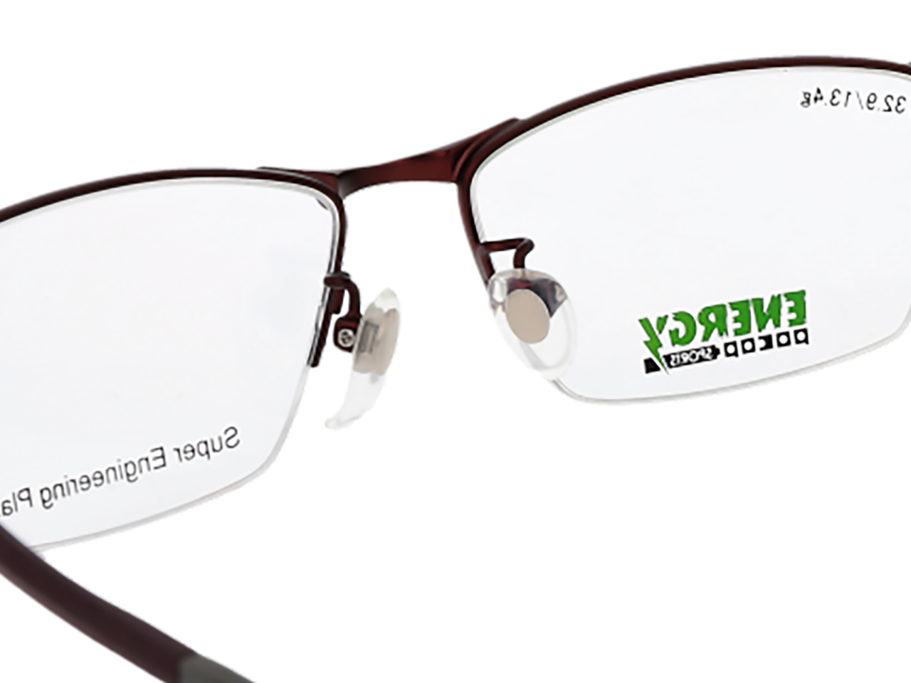 【曲面パッド】標準装備 痛くなりにくい曲面形状の鼻パッド。